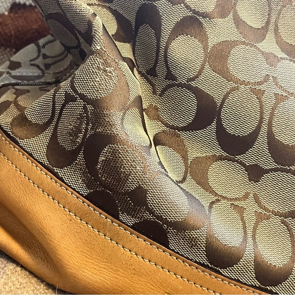 Coach • brown leather & woven adjustable shoulder bag with classic “C” allover - Picture 12 of 16